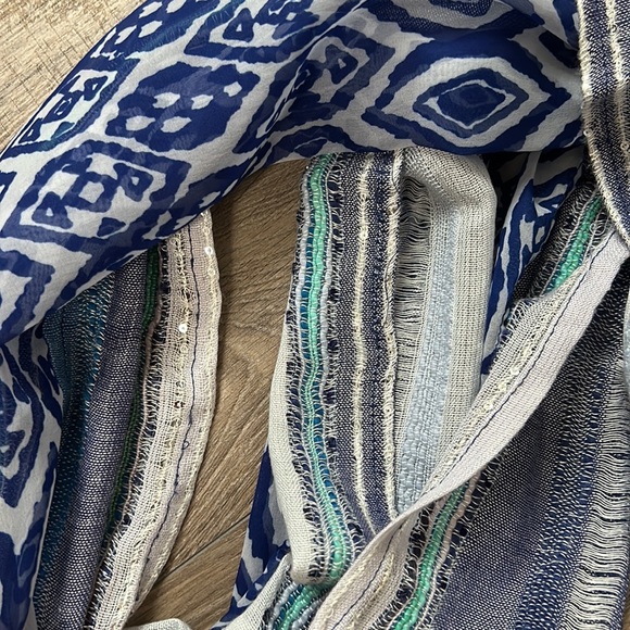 APT.9 Infinity Scarf - Picture 2 of 2